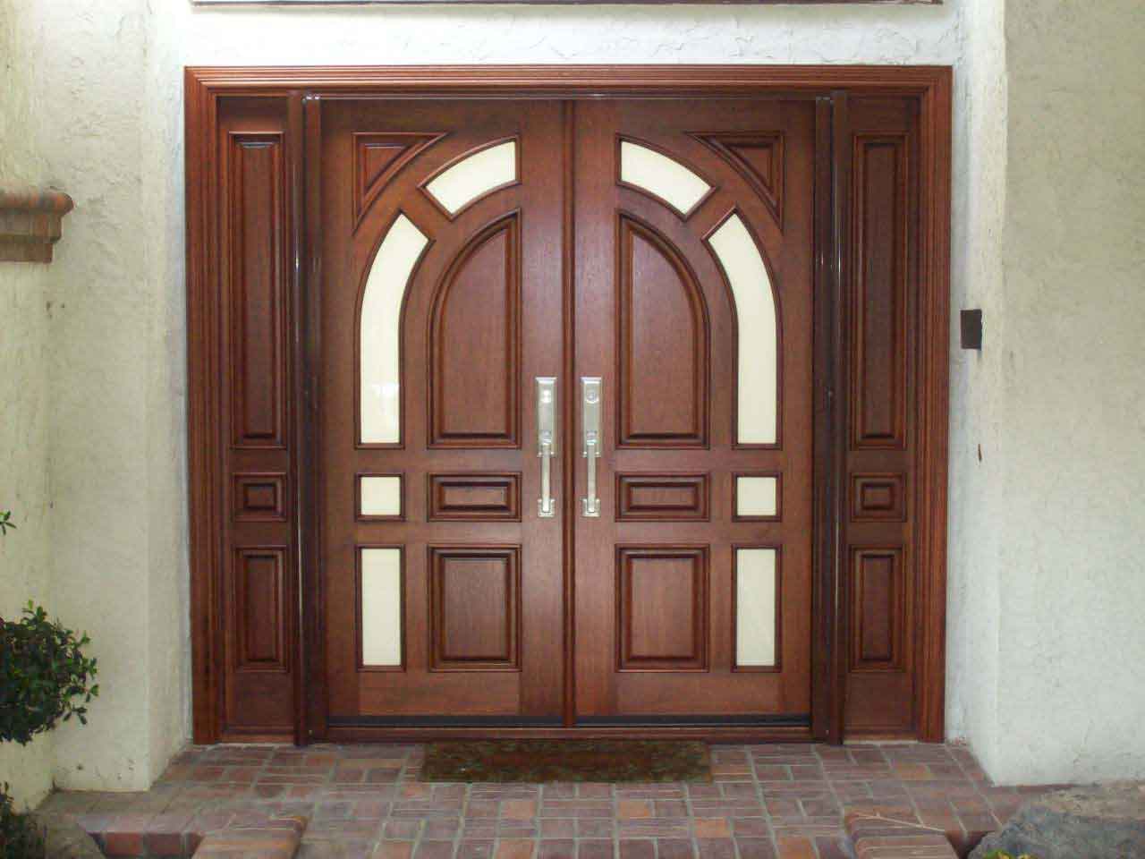 An elegant door entrance
